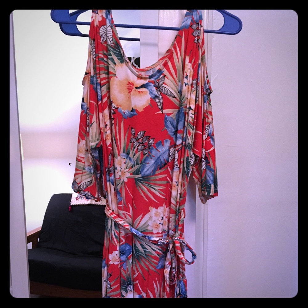 Gilli off the shoulder tropical dress